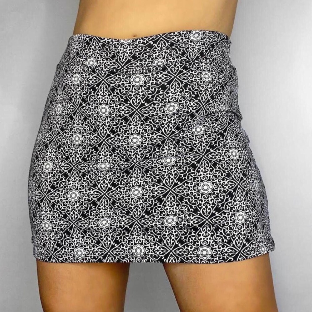 Tranquility by Colorado Clothing black/white printed mini skort women’s size XXL